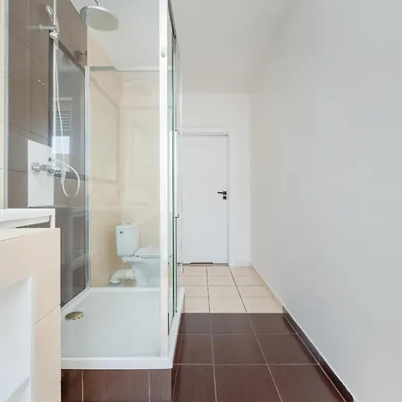 New Sunny 2 Bedroom With Parking And Air Conditioning By Renters アパート *