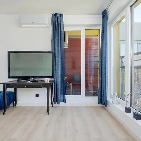 New Sunny 2 Bedroom With Parking And Air Conditioning By Renters アパート ヴロツワフ